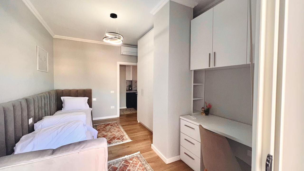 Zeus Apartment *
